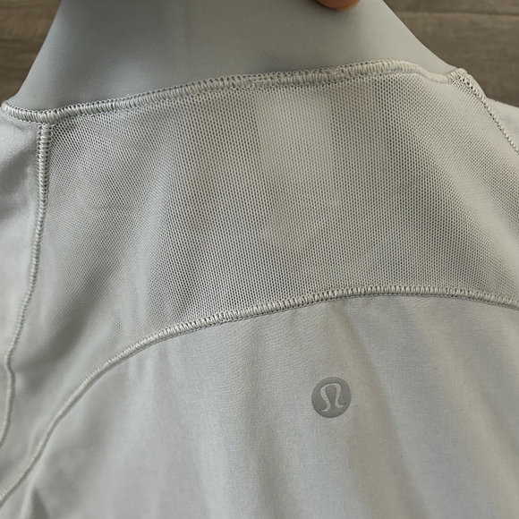 Lululemon lightweight run jacket women’s size 12 - Picture 3 of 6